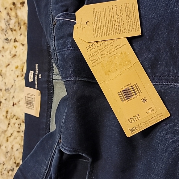 Women's Levi's Pull on Shaping Jeans Leggings - Picture 5 of 8